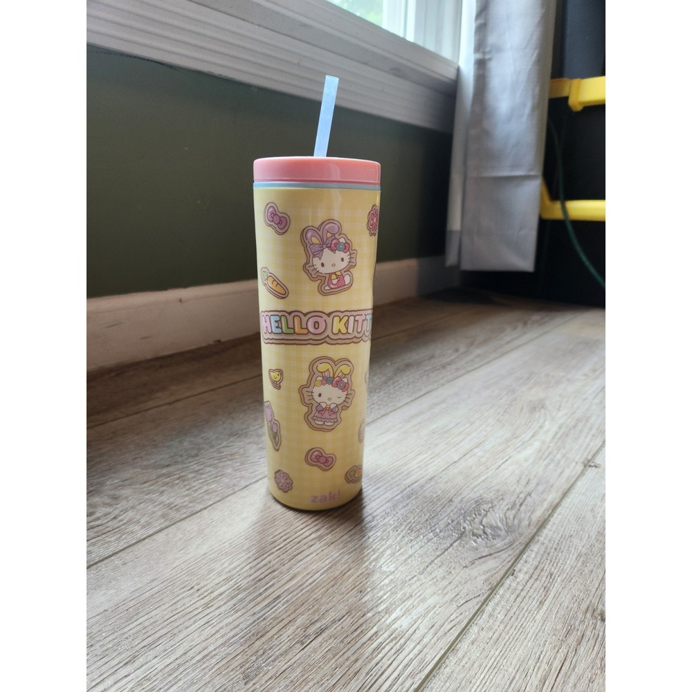 Zack! Hello Kitty Yellow Plastic Tumbler with Straw Animation Cartoon Character